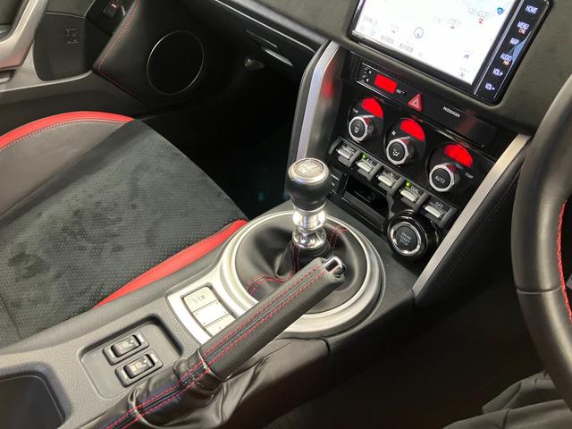８６ ＧＴリミテッド　修復歴無し　１２か月保証／点検整備付　ＴＲＤフルエアロ・マフラー・フィン　ＴＷＳ鍛造１８インチＴ６６－Ｆ　タナベダウンサス　ＨＫＳエアインテークダクト　キャタライザー　ＡＰＥＸｉインテーク　ブレンボ（24枚目）