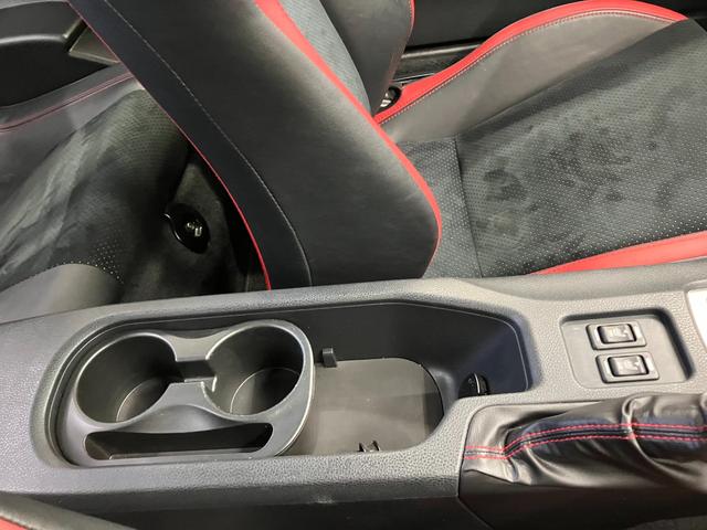 ８６ ＧＴリミテッド　修復歴無し　１２か月保証／点検整備付　ＴＲＤフルエアロ・マフラー・フィン　ＴＷＳ鍛造１８インチＴ６６－Ｆ　タナベダウンサス　ＨＫＳエアインテークダクト　キャタライザー　ＡＰＥＸｉインテーク　ブレンボ（25枚目）