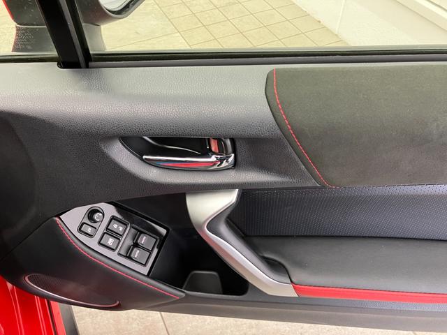 ８６ ＧＴリミテッド　修復歴無し　１２か月保証／点検整備付　ＴＲＤフルエアロ・マフラー・フィン　ＴＷＳ鍛造１８インチＴ６６－Ｆ　タナベダウンサス　ＨＫＳエアインテークダクト　キャタライザー　ＡＰＥＸｉインテーク　ブレンボ（34枚目）