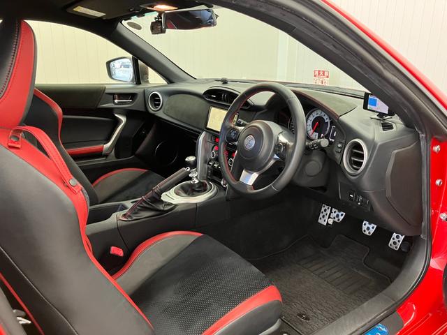 ８６ ＧＴリミテッド　修復歴無し　１２か月保証／点検整備付　ＴＲＤフルエアロ・マフラー・フィン　ＴＷＳ鍛造１８インチＴ６６－Ｆ　タナベダウンサス　ＨＫＳエアインテークダクト　キャタライザー　ＡＰＥＸｉインテーク　ブレンボ（35枚目）