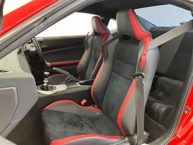 ８６ ＧＴリミテッド　修復歴無し　１２か月保証／点検整備付　ＴＲＤフルエアロ・マフラー・フィン　ＴＷＳ鍛造１８インチＴ６６－Ｆ　タナベダウンサス　ＨＫＳエアインテークダクト　キャタライザー　ＡＰＥＸｉインテーク　ブレンボ（39枚目）