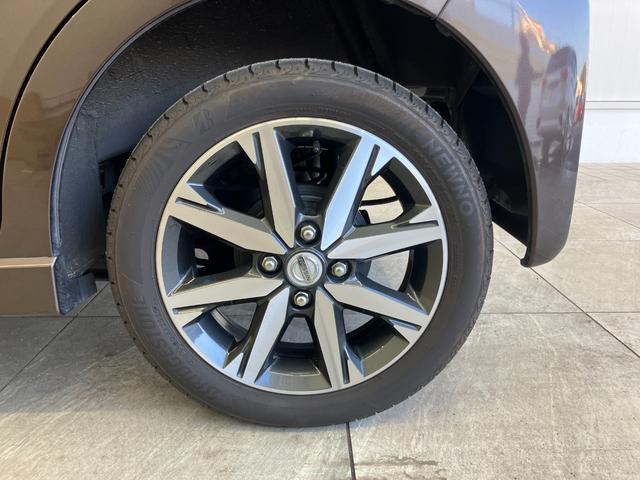 ���X�́A�����E���_�������H�@���q�h�b��荑���S�P�������R�E���R���ʂ֎ԂŖ�P�T���I