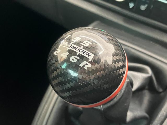 Ｎ－ＯＮＥ ＲＳ　修復歴無し　１２ヶ月保証・点検整備付　無限（フロント・サイドスポイラー　エキゾースト　シフトノブ　バイザー　フロア・ラゲッジマット）　ＢＬＩＴＺ（カーボンエアクリ　パワコン）　純正ナビ・１５インチＡＷ（18枚目）