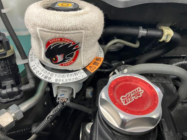 Ｎ－ＯＮＥ ＲＳ　修復歴無し　１２ヶ月保証・点検整備付　無限（フロント・サイドスポイラー　エキゾースト　シフトノブ　バイザー　フロア・ラゲッジマット）　ＢＬＩＴＺ（カーボンエアクリ　パワコン）　純正ナビ・１５インチＡＷ（58枚目）