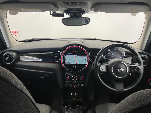 MINI クーパーD ツートンカラー ワンオーナー車 修復歴無し 12ヶ月点検整備付 6ヶ月保証 純正ナビ・16インチアルミ シートヒーター クルコン ETC バックカメラ Bluetooth 前後ドラレコ 障害物センサー(10枚目)