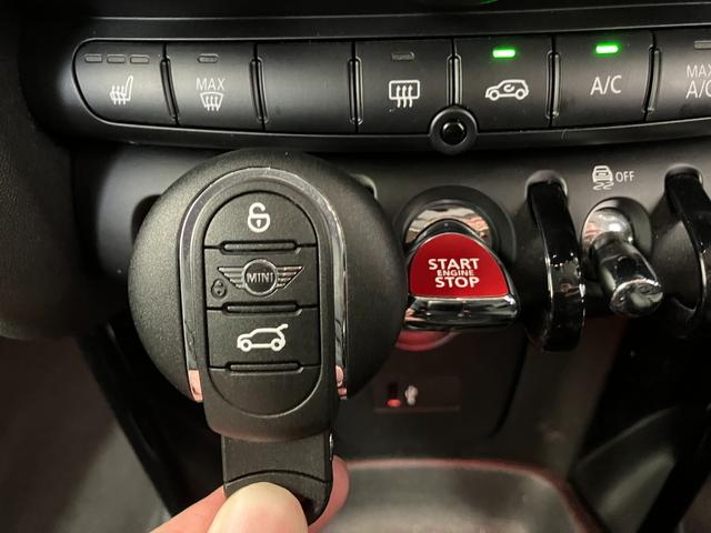 MINI クーパーD ツートンカラー ワンオーナー車 修復歴無し 12ヶ月点検整備付 6ヶ月保証 純正ナビ・16インチアルミ シートヒーター クルコン ETC バックカメラ Bluetooth 前後ドラレコ 障害物センサー(12枚目)