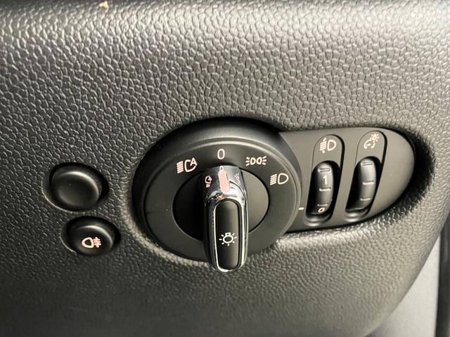 MINI クーパーD ツートンカラー ワンオーナー車 修復歴無し 12ヶ月点検整備付 6ヶ月保証 純正ナビ・16インチアルミ シートヒーター クルコン ETC バックカメラ Bluetooth 前後ドラレコ 障害物センサー(28枚目)