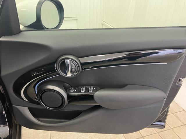 MINI クーパーD ツートンカラー ワンオーナー車 修復歴無し 12ヶ月点検整備付 6ヶ月保証 純正ナビ・16インチアルミ シートヒーター クルコン ETC バックカメラ Bluetooth 前後ドラレコ 障害物センサー(29枚目)