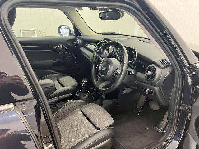 MINI クーパーD ツートンカラー ワンオーナー車 修復歴無し 12ヶ月点検整備付 6ヶ月保証 純正ナビ・16インチアルミ シートヒーター クルコン ETC バックカメラ Bluetooth 前後ドラレコ 障害物センサー(31枚目)
