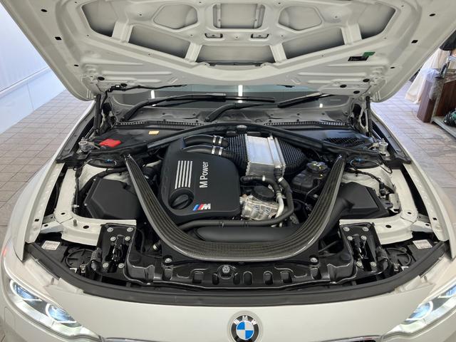 M3 M3 ワンオーナー車 harman/kardon アダプティブMサスペンション ミネラルホワイト×オレンジ内装 前後シートヒーター カーボンファイバーインテリアトリム 純正ナビ・19インチAW パドルシフト(62枚目)