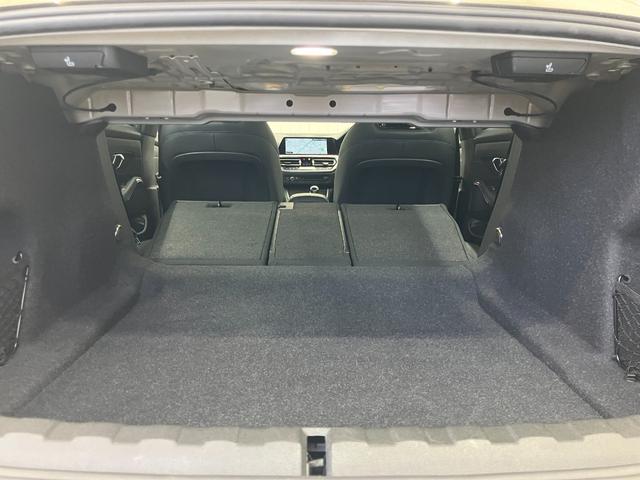 3シリーズ 320i Mスポーツ 禁煙1オーナー車 修復歴無 車検整備付 6ヶ月保証 純正ナビ・19インチアルミ Bluetooth 全方位カメラ 障害物センサ 追従型クルコン シートヒーター ETC BSM 電動リアゲートキック開閉(47枚目)