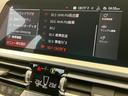 320i Mスポーツ 禁煙1オーナー車 修復歴無 車検整備付 6ヶ月保証 純正ナビ・19インチアルミ Bluetooth 全方位カメラ 障害物センサ 追従型クルコン シートヒーター ETC BSM 電動リアゲートキック開閉(17枚目)