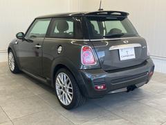 ��Ź�ϼ��ҤǤβ����֡�����֤�¿�����¿����Ƥ��֤�õ�����������ޤ��� 3