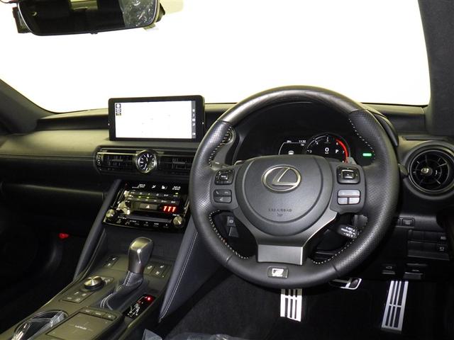 全国の販売店ネットワークを活かした豊富な在庫数や充実の保証、ＬＥＸＵＳオーナーとしての各種サービスも備えています。