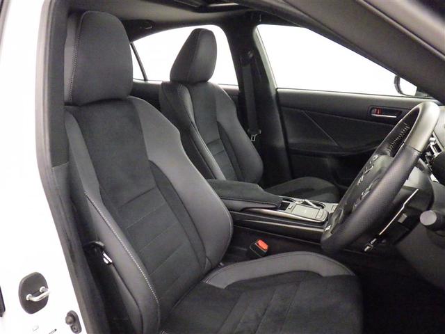 最良のコンディションでお乗りいただくために、ＬＥＸＵＳ車に精通したテクニカルスタッフがメンテナンスを実施。