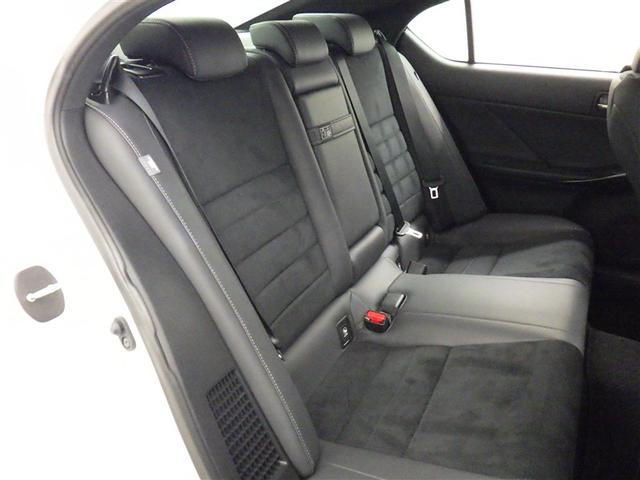 最新鋭の整備機器を備えたサービスワークショップでの点検・整備に加え、常に最良の状態に保つためのアドバイスも行います。