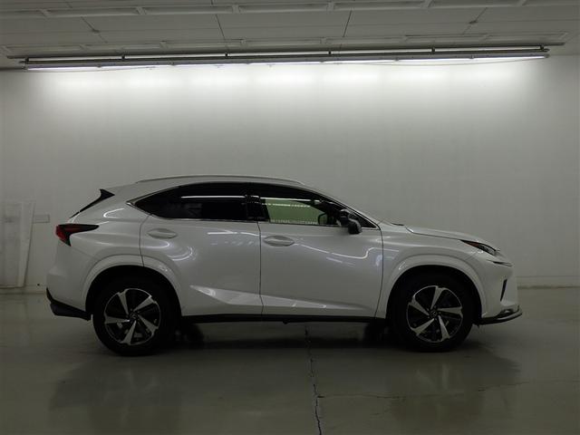 NX NX300 スパイス&シック レクサス認定中古車CPO ルーフレール ヘッドアップディスプレイ パノラミックビューモニター アクセサリーコンセント AC100V・100W フロアマット(純正) サイドバイザー ナンバーフレーム(7枚目)