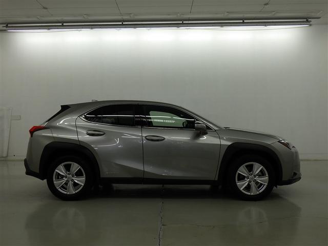 ＬＥＸＵＳの中古車＝認定中古車ではありません。ＬＥＸＵＳが定めた厳格な認定基準である、初度登録から７年以内、かつ走行距離１０万ｋｍ以内のＬＥＸＵＳ車のみを扱っています。