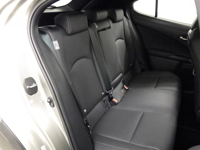 最新鋭の整備機器を備えたサービスワークショップでの点検・整備に加え、常に最良の状態に保つためのアドバイスも行います。