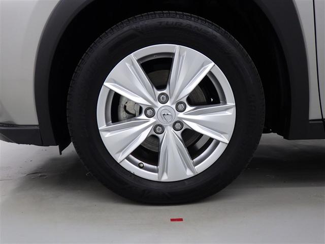 【レクサスオーナーズカード】ＬＥＸＵＳオーナーの証となるオリジナルカード。全国のレクサス販売店でカードをご提示いただければ、スムーズな受付と点検や整備の履歴を活用した最適なメンテナンスを行います。