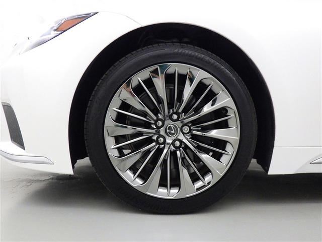 ＬＳ ＬＳ５００　Ｉパッケージ　レクサス認定中古車ＣＰＯ　２０インチアルミホイール　ムーンルーフ　本革（ドアトリム：ファブリック）／ホワイト／アッシュ（オープンフィニッシュ／墨ブラック）　フロアマット（純正）　ドライブレコーダー（22枚目）
