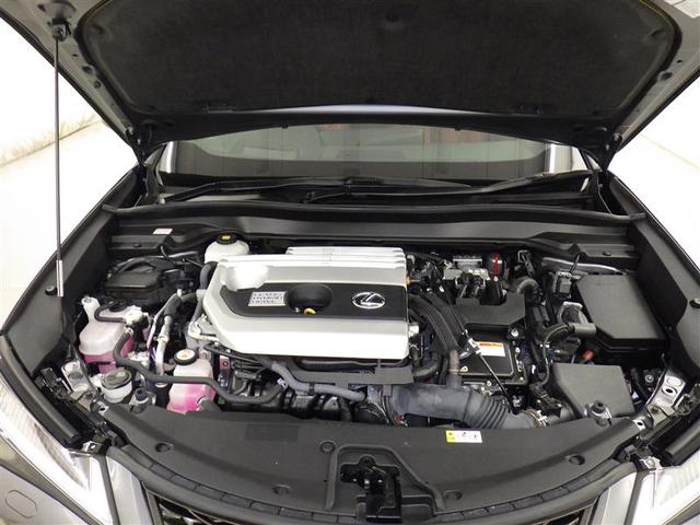ＵＸ ＵＸ２５０ｈ　Ｆスポーツ　ＡＷＤ　ＩＴＳ　Ｃｏｎｎｅｃｔ　ヘッドアップディスプレイ　三眼フルＬＥＤヘッドランプ　パノラミックビューモニター　寒冷地仕様　ムーンルーフ　Ｆ　ＳＰＯＲＴ専用本革　ドアエッジプロテクター（18枚目）