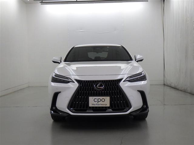 ＮＸ ＮＸ３５０ｈ　バージョンＬ　レクサス認定中古車ＣＰＯ　２０インチアルミホイール　パーキングサポートブレーキ　パノラミックビューモニター　おくだけ充電　フロアマット（純正）　ナンバーフレーム　ドライブレコーダー（純正）（8枚目）