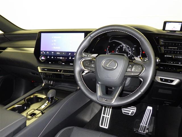 ＲＸ ＲＸ５００ｈ　Ｆスポーツパフォーマンス　レクサス認定中古車ＣＰＯ　Ｆ専用オレンジブレーキキャリパー　ルーフレール　パノラマルーフ　輻射ヒーター　ナンバーフレーム　ドライブレコーダー（純正：前後）ＳＤカード非搭載　レーダー（ユピテル）（9枚目）