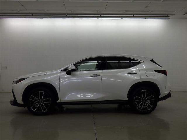 ＮＸ ＮＸ３５０ｈ　バージョンＬ　レクサス認定中古車ＣＰＯ　Ａｄｖａｎｃｅｄ　Ｐａｒｋ　デジタルキー　パノラミックビューモニター　デジタルインナーミラー　本革／ブラック／アッシュ（オープンフィニッシュ／墨ブラック）（6枚目）