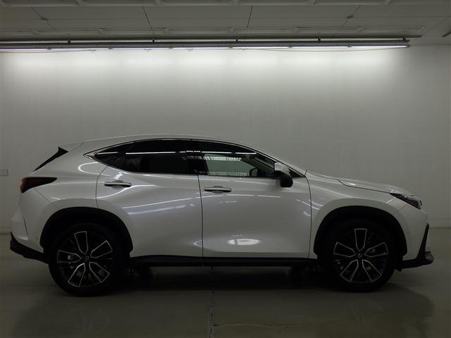 ＮＸ ＮＸ３５０ｈ　バージョンＬ　レクサス認定中古車ＣＰＯ　Ａｄｖａｎｃｅｄ　Ｐａｒｋ　デジタルキー　パノラミックビューモニター　デジタルインナーミラー　本革／ブラック／アッシュ（オープンフィニッシュ／墨ブラック）（7枚目）