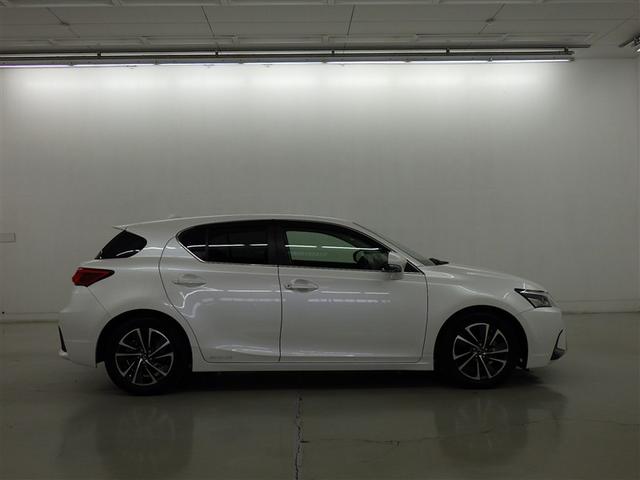 ＬＥＸＵＳの中古車＝認定中古車ではありません。ＬＥＸＵＳが定めた厳格な認定基準である、初度登録から７年以内、かつ走行距離１０万ｋｍ以内のＬＥＸＵＳ車のみを扱っています。