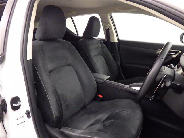 最良のコンディションでお乗りいただくために、ＬＥＸＵＳ車に精通したテクニカルスタッフがメンテナンスを実施。