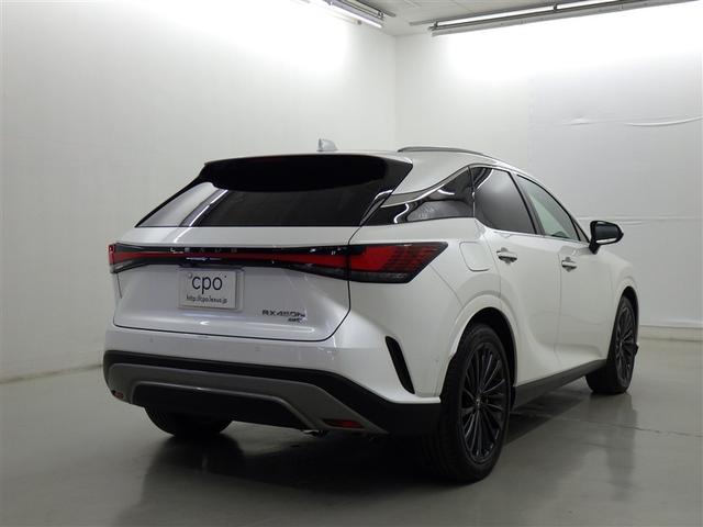 RX RX450h+ バージョンL レクサス認定中古車CPO 充電ケーブル マークレビンソンプレミアムサラウンドサウンドシステム パノラマルーフ 輻射ヒーター フロアマット(純正) ナンバーフレーム ドライブレコーダー(純正/前後)(5枚目)