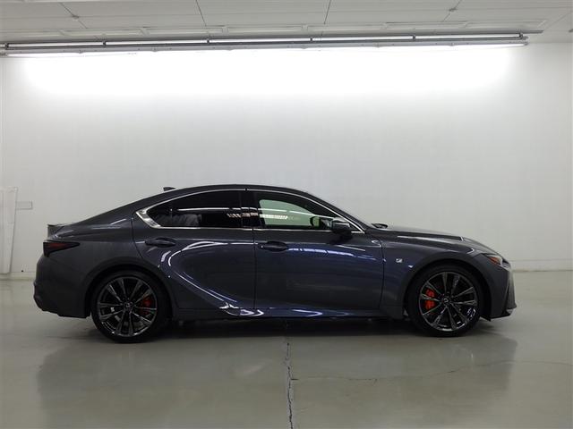 ＩＳ ＩＳ３５０　Ｆスポーツ　レクサス認定中古車ＣＰＯ　後席サイドエアバッグ　１９インチアルミホイール　三眼フルＬＥＤヘッドランプ　ＬＥＤフロントターンシグナルランプ　フロアマット（純正）　リヤガラス３面フイルム（7枚目）