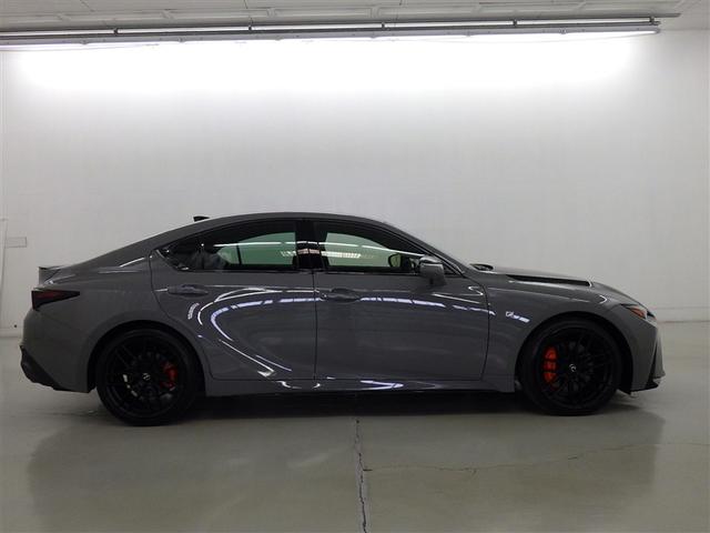 ＩＳ ＩＳ３００　ＦスポーツモードブラックＩＩＩ　レクサス認定中古車ＣＰＯ　パンク修理キット（スペアタイヤレス）　パノラミックビューモニター　Ｆ専用オレンジブレーキキャリパー　フロアマット（純正）　ナンバーフレーム　ドライブレコーダー（純正／前後）（7枚目）