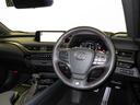 全国の販売店ネットワークを活かした豊富な在庫数や充実の保証、LEXUSオーナーとしての各種サービスも備えています。