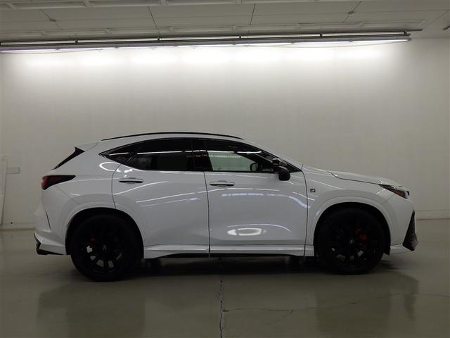 ＬＥＸＵＳの中古車＝認定中古車ではありません。ＬＥＸＵＳが定めた厳格な認定基準である、初度登録から７年以内、かつ走行距離１０万ｋｍ以内のＬＥＸＵＳ車のみを扱っています。