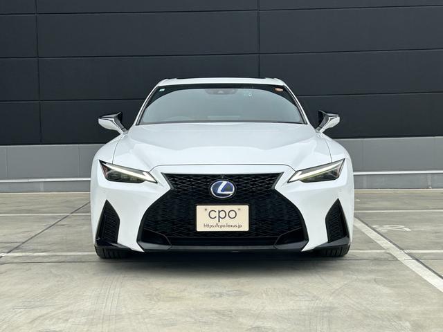 IS IS300h Fスポーツ レクサス認定中古車CPO 後席サイドエアバッグ ムーンルーフ フルLEDヘッドランプ パノラミックビューモニター フロアマット(純正) サイドバイザー ナンバーフレーム ドライブレコーダー(6枚目)