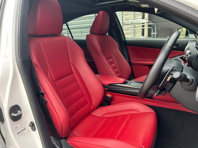 IS IS300h Fスポーツ レクサス認定中古車CPO 後席サイドエアバッグ ムーンルーフ フルLEDヘッドランプ パノラミックビューモニター フロアマット(純正) サイドバイザー ナンバーフレーム ドライブレコーダー(15枚目)