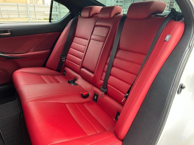 IS IS300h Fスポーツ レクサス認定中古車CPO 後席サイドエアバッグ ムーンルーフ フルLEDヘッドランプ パノラミックビューモニター フロアマット(純正) サイドバイザー ナンバーフレーム ドライブレコーダー(19枚目)