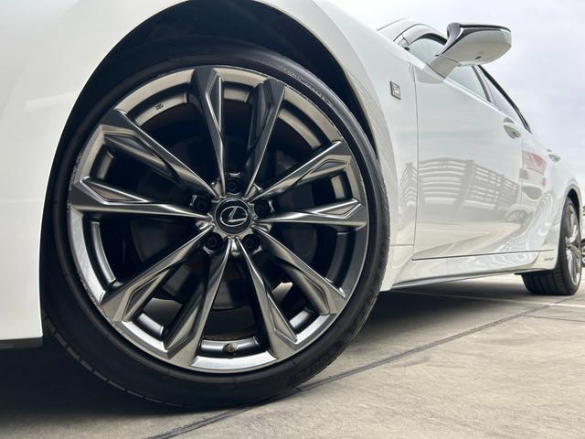 IS IS300h Fスポーツ レクサス認定中古車CPO 後席サイドエアバッグ ムーンルーフ フルLEDヘッドランプ パノラミックビューモニター フロアマット(純正) サイドバイザー ナンバーフレーム ドライブレコーダー(26枚目)