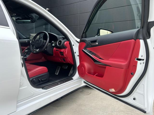 IS IS300h Fスポーツ レクサス認定中古車CPO 後席サイドエアバッグ ムーンルーフ フルLEDヘッドランプ パノラミックビューモニター フロアマット(純正) サイドバイザー ナンバーフレーム ドライブレコーダー(32枚目)