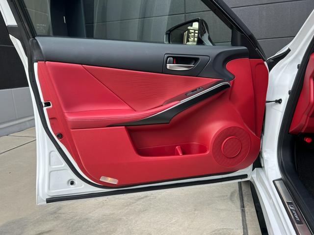 IS IS300h Fスポーツ レクサス認定中古車CPO 後席サイドエアバッグ ムーンルーフ フルLEDヘッドランプ パノラミックビューモニター フロアマット(純正) サイドバイザー ナンバーフレーム ドライブレコーダー(62枚目)