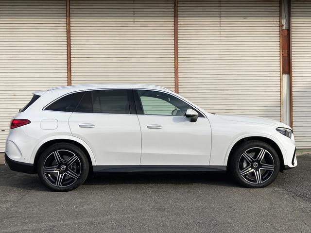 GLC GLC350e4MスポツEDスタAMGレザエクスクP ワンオーナー/禁煙車/エアサス/ナビ/ブラックレザー/シートヒーター/パノラミックSR/パークセンサー/デジタルライト/ハンズフリーテールゲート/ヘッドアップディスプレイ/スペアキー/MP202402(8枚目)