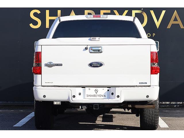 Ｆ－１５０ キングランチ　１ナンバー登録車　タイアップモデル　スーパークルーキャブ　ＫＭＣロックスター２０インチＡＷ　キングランチ専用インテリア　マグナフローデュアルサイドエキゾースト　Ｗｅｓｔｉｎブルバー　サンルーフ　ＥＴＣ（12枚目）