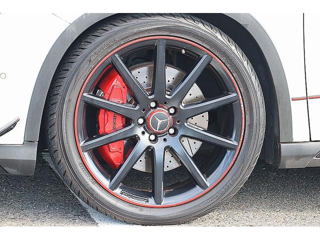 GLAクラス GLA45 AMG 4マチック エディション1 600台限定車 マットブラック20インチAMGアルミ エディション1専用エアロパーツ AMGパフォーマンスシート ブルメスターサウンド AMG パフォーマンスステアリング レーダーセーフティPKG(7枚目)