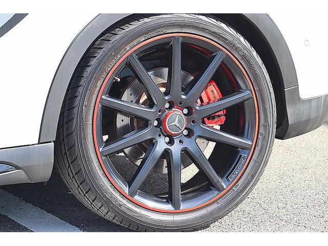 GLAクラス GLA45 AMG 4マチック エディション1 600台限定車 マットブラック20インチAMGアルミ エディション1専用エアロパーツ AMGパフォーマンスシート ブルメスターサウンド AMG パフォーマンスステアリング レーダーセーフティPKG(28枚目)