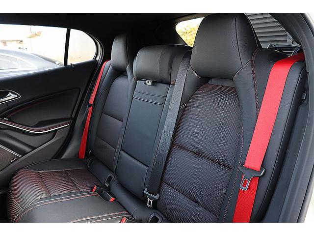 GLAクラス GLA45 AMG 4マチック エディション1 600台限定車 マットブラック20インチAMGアルミ エディション1専用エアロパーツ AMGパフォーマンスシート ブルメスターサウンド AMG パフォーマンスステアリング レーダーセーフティPKG(63枚目)