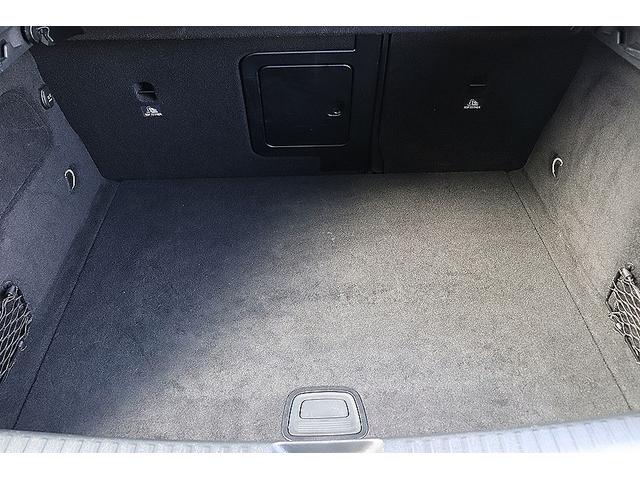 GLAクラス GLA45 AMG 4マチック エディション1 600台限定車 マットブラック20インチAMGアルミ エディション1専用エアロパーツ AMGパフォーマンスシート ブルメスターサウンド AMG パフォーマンスステアリング レーダーセーフティPKG(70枚目)