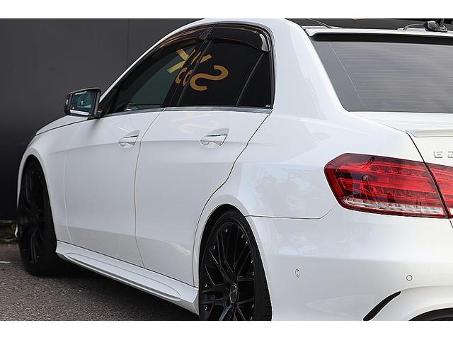 Eクラス E250 アバンギャルド パナメリカーナグリル AMG4本出しマフラー(カッター) AMGリアディフューザー カーボンサイドミラー カールソン20インチAW 360度カメラ ETC レーダーセーフティPKG ルーフスポイラー(23枚目)